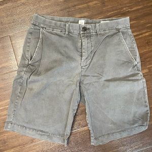 GAP Men’s 10 inch shorts size 31
